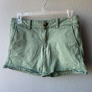 American eagle midi shorts sz 6 army green stretch